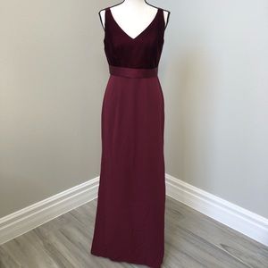 Vera Wang crepe and velvet dress w/open back, wine